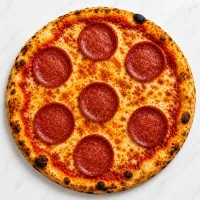 Pizza Salami Casa Hunico, vedere de sus